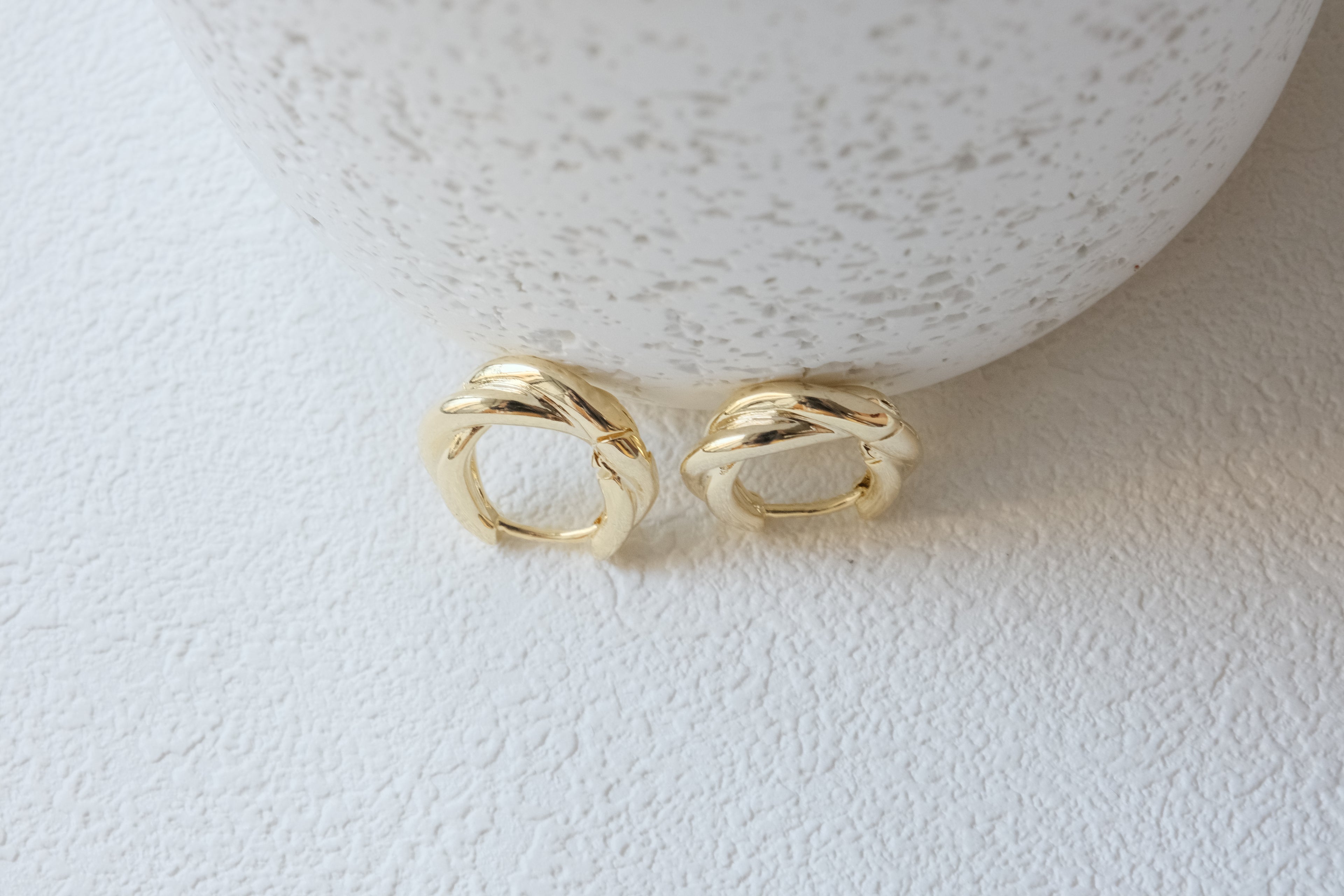 Double Twist Huggies