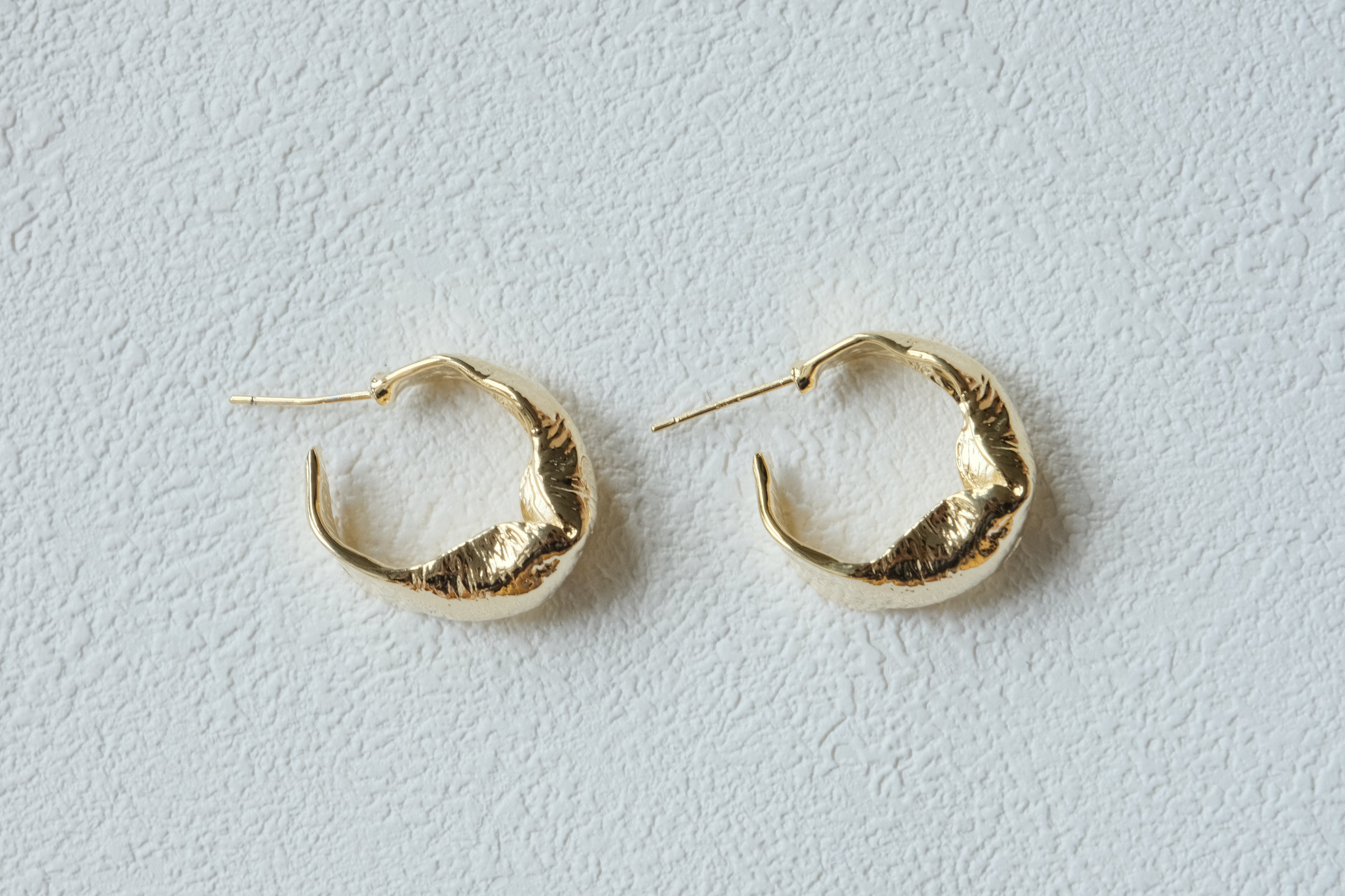 Lune Hammered Hoops