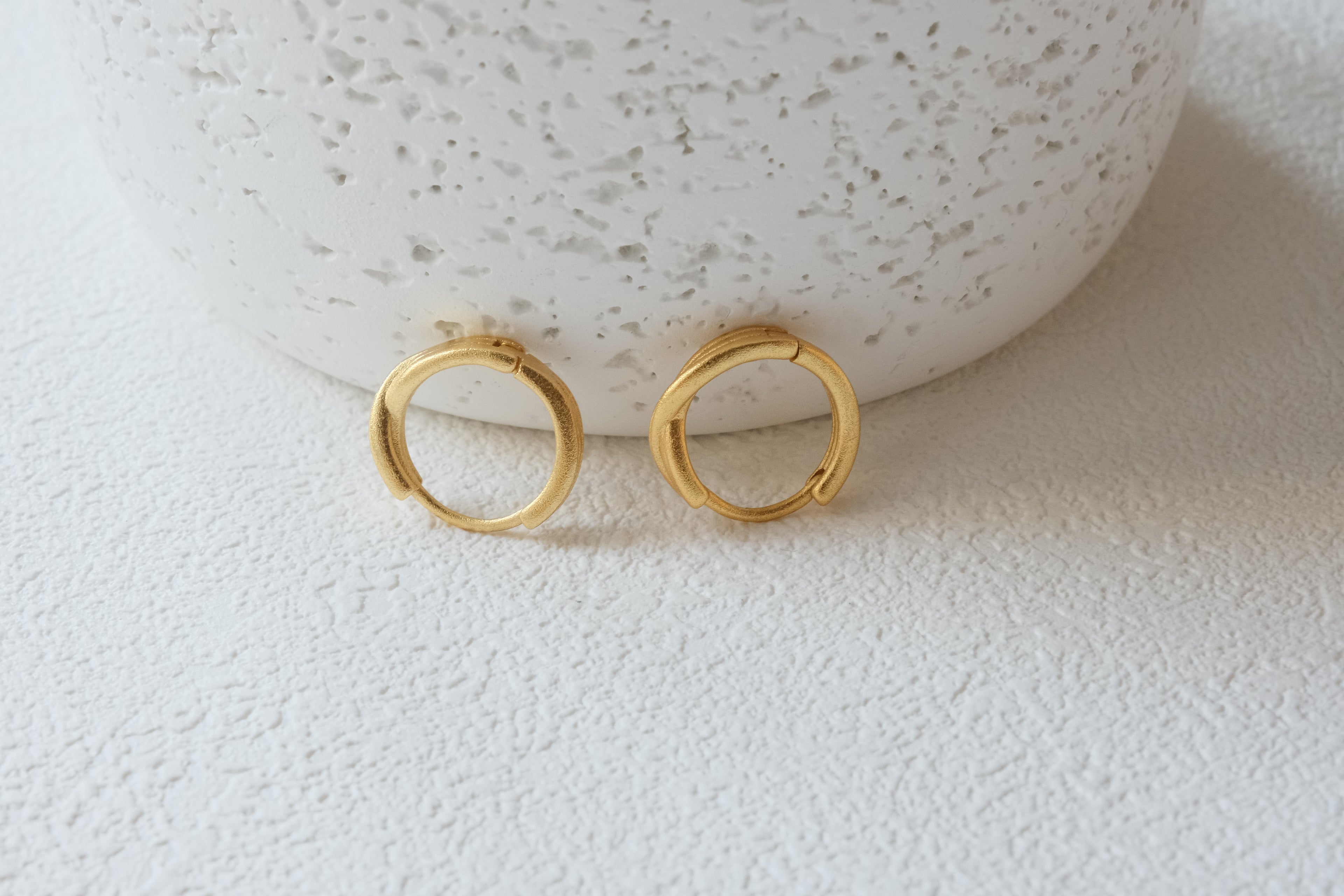 Whisper Thin Huggies