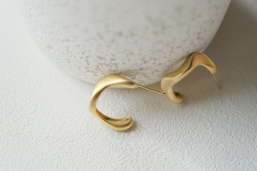 Onde Matte Studs