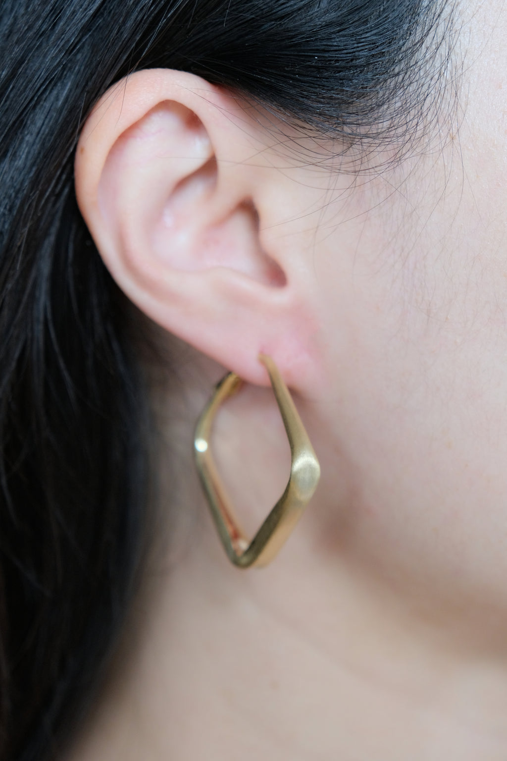Carré Matte Hoops