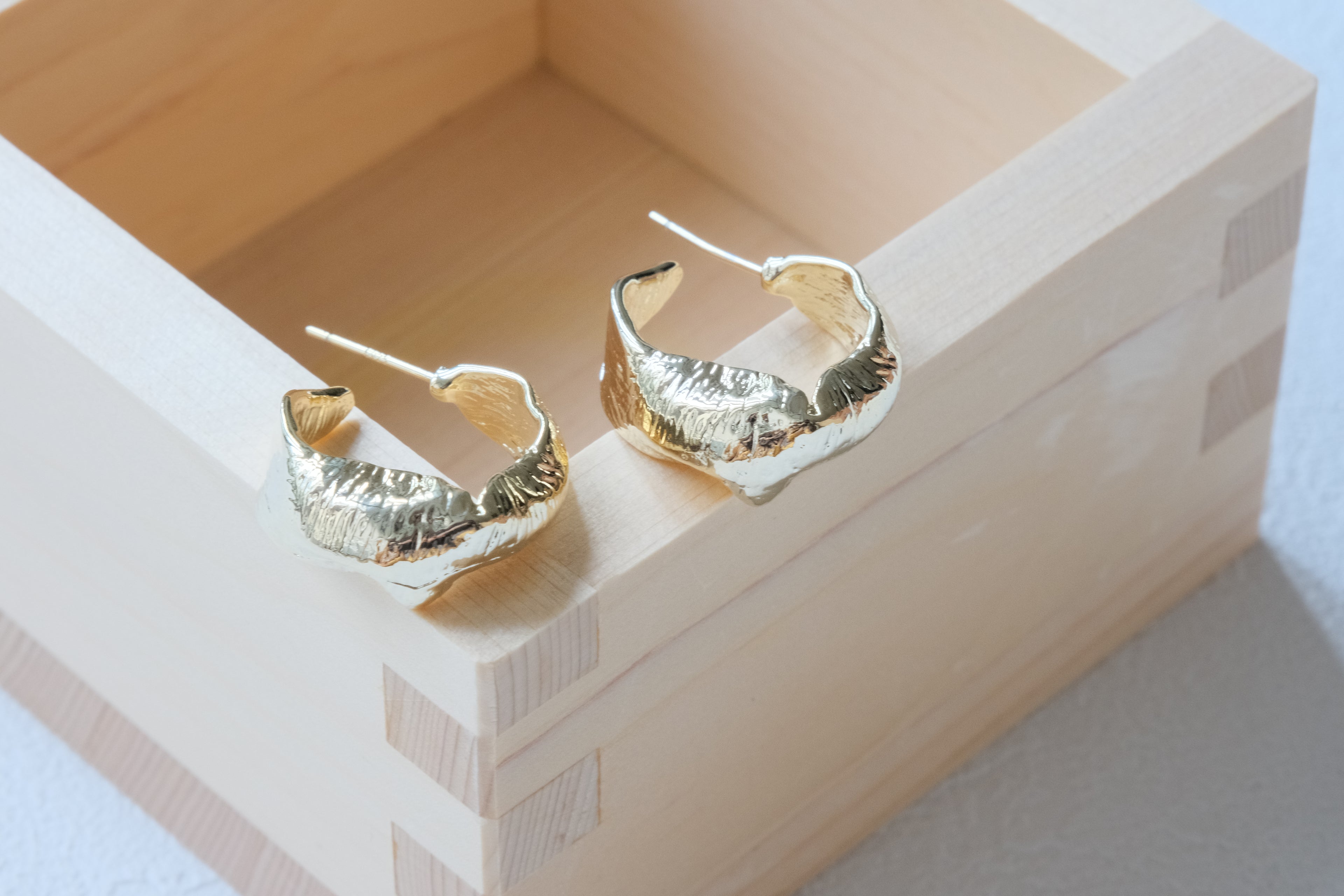 Lune Hammered Hoops