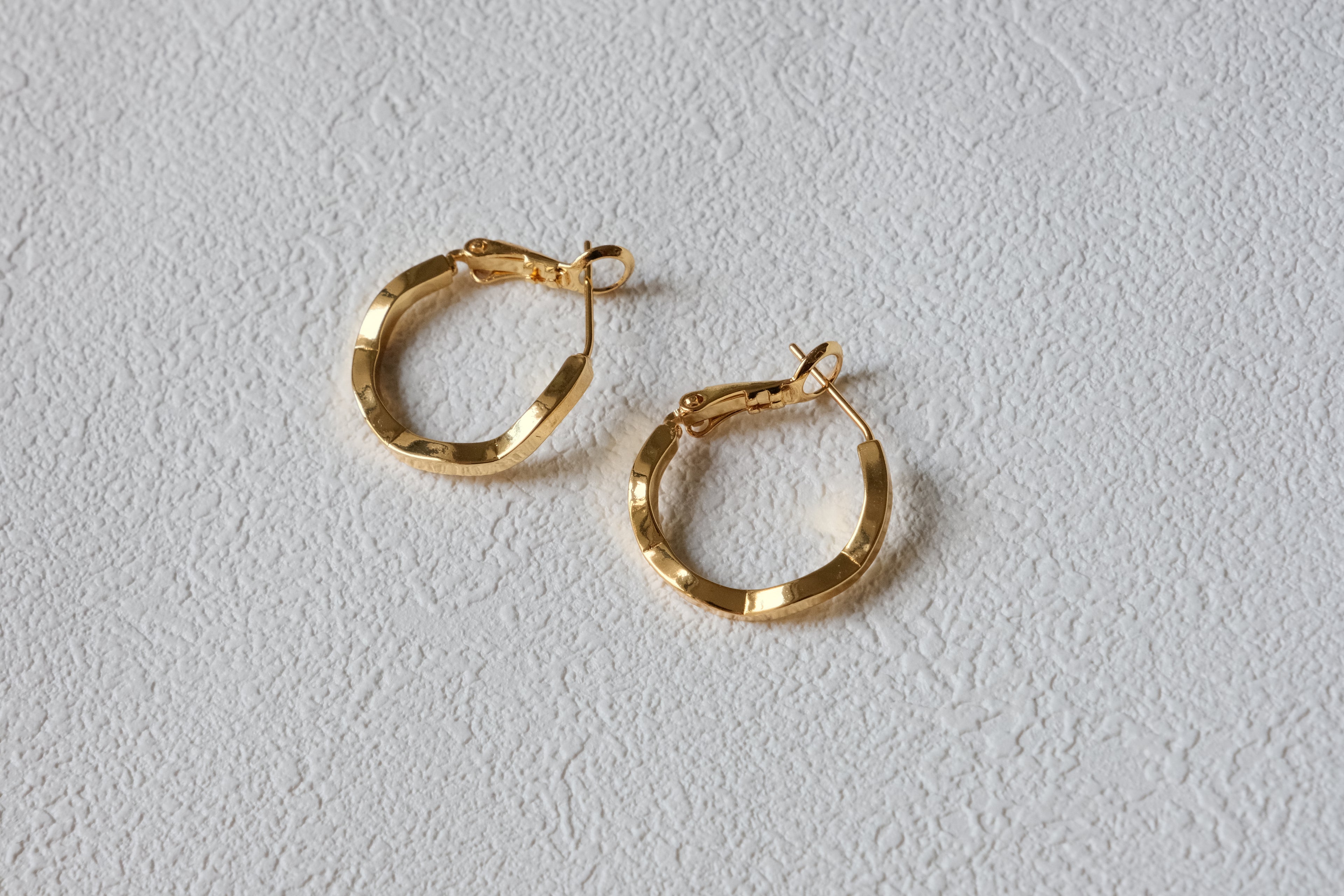 Lumière Faceted Hoops