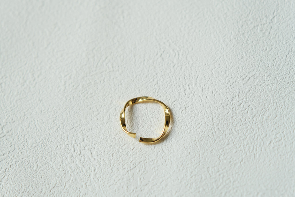 Vague Wave Ring
