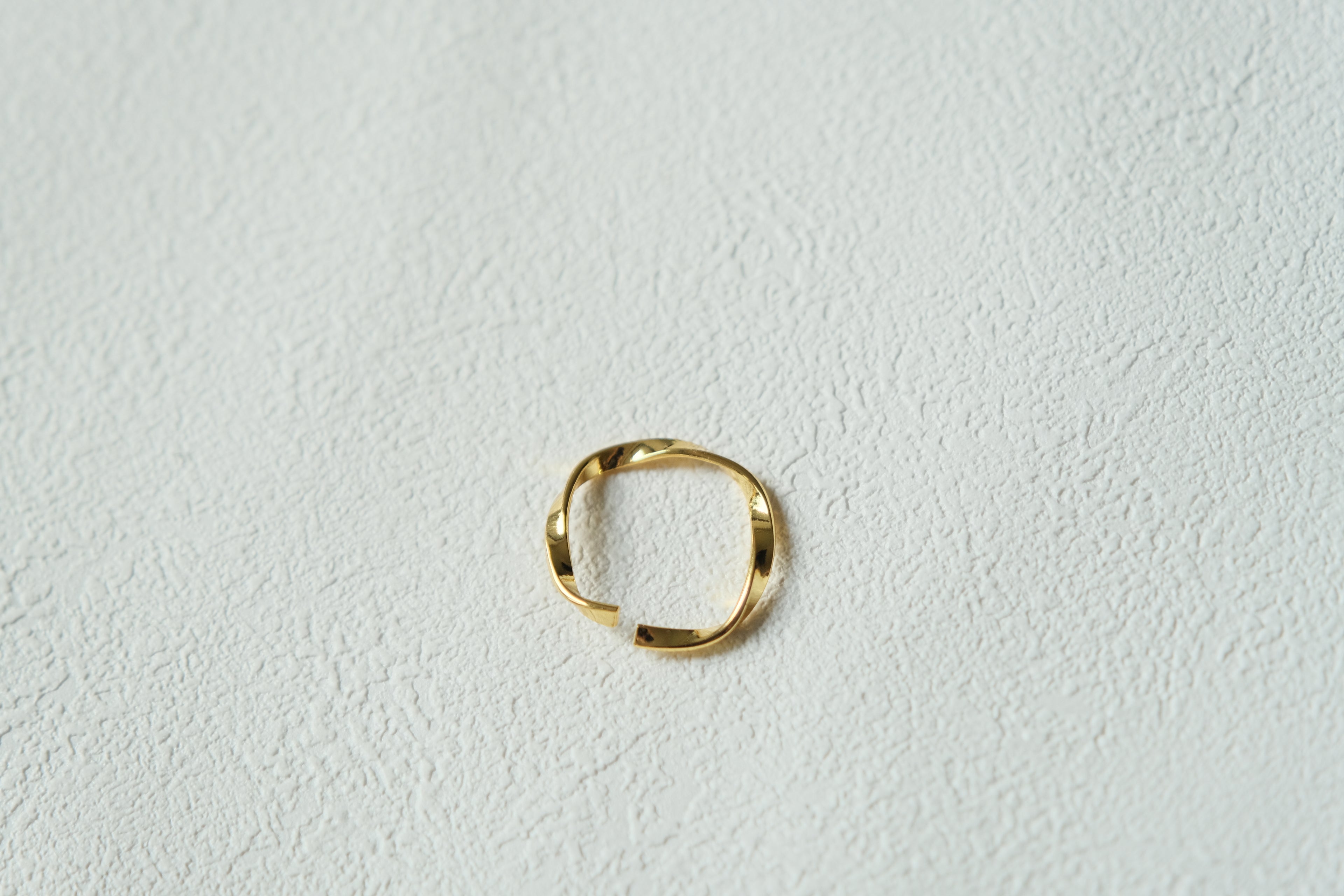 Vague Wave Ring