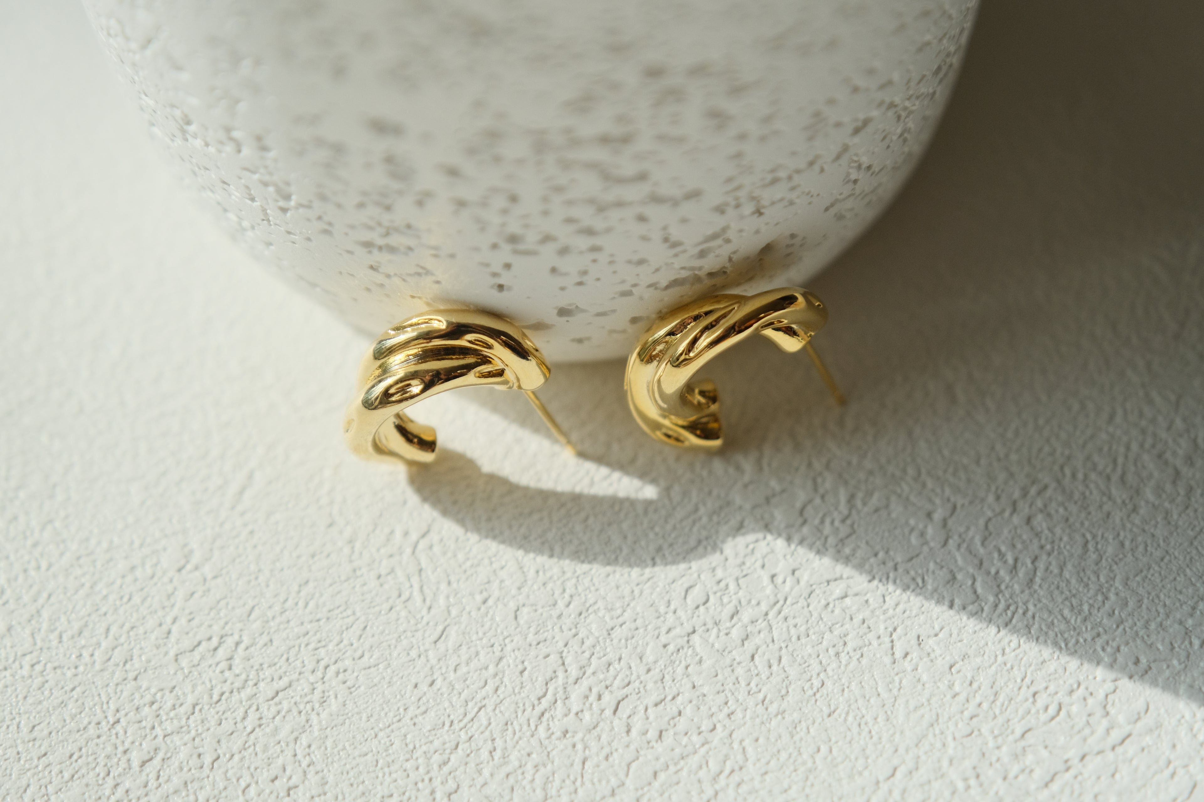Enlacé Twisted Hoops