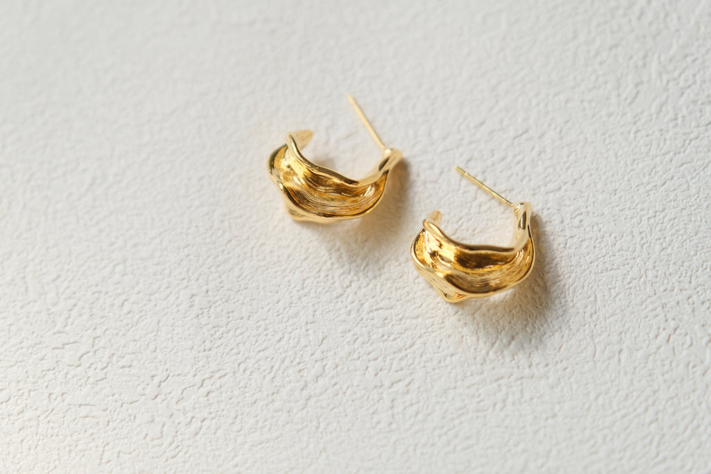 Vague Sculptural Studs