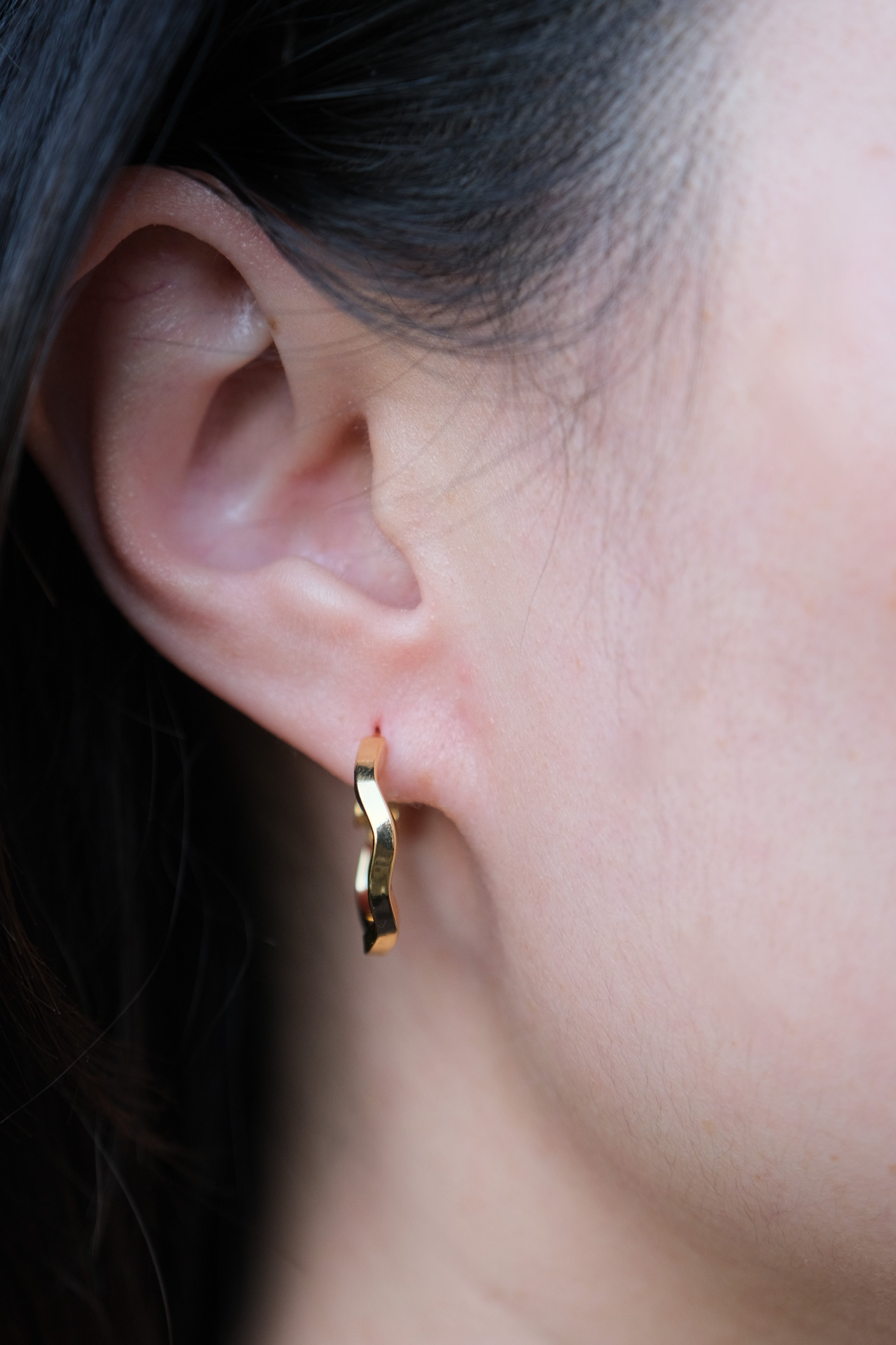 Lumière Faceted Hoops