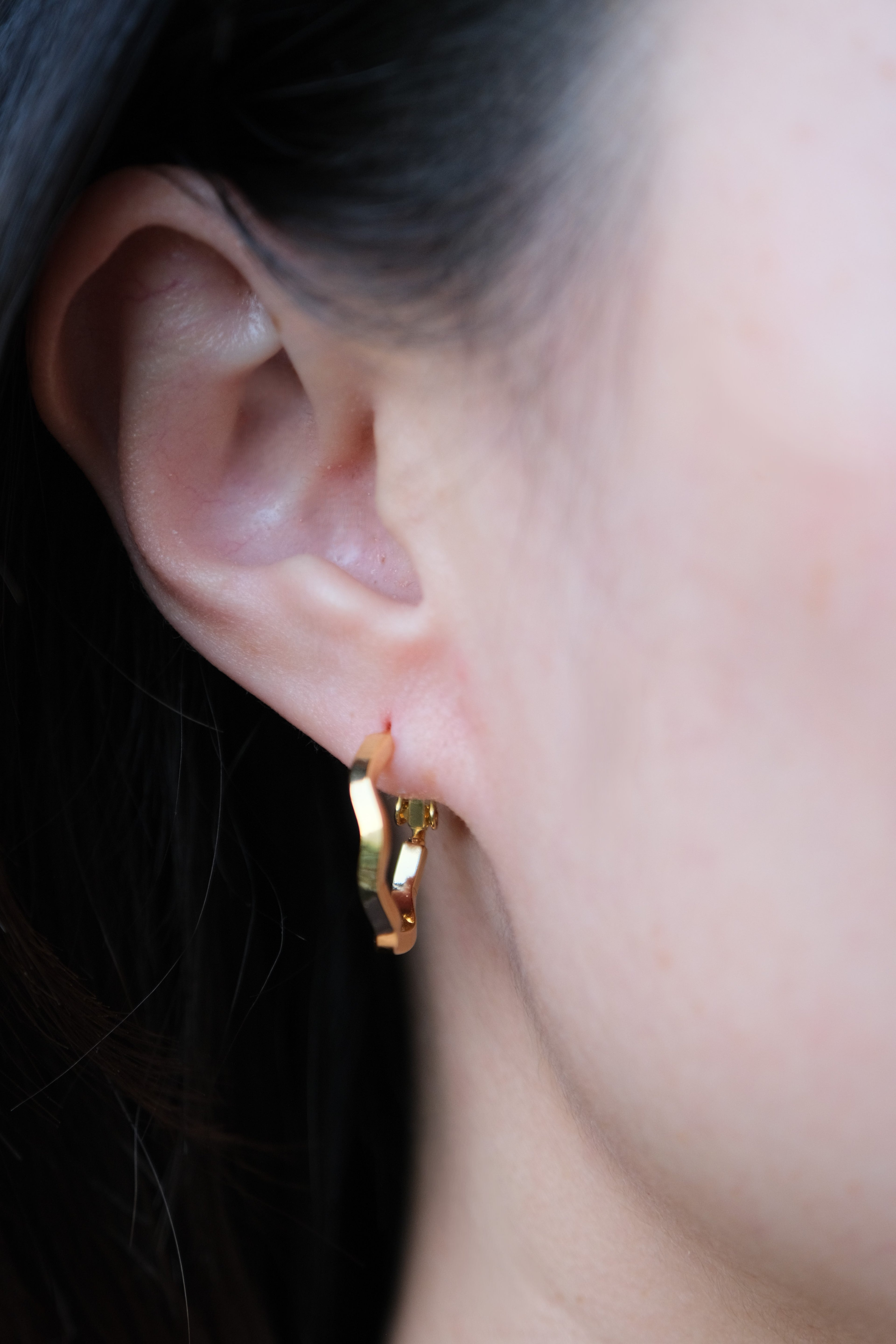 Lumière Faceted Hoops