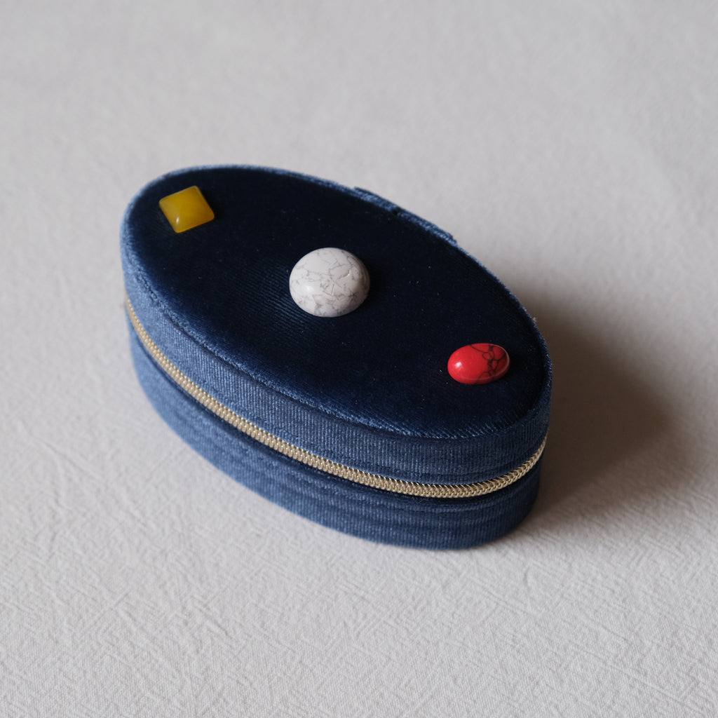 Velvet Oval Jewelry Case