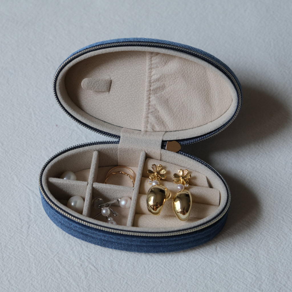 Velvet Oval Jewelry Case