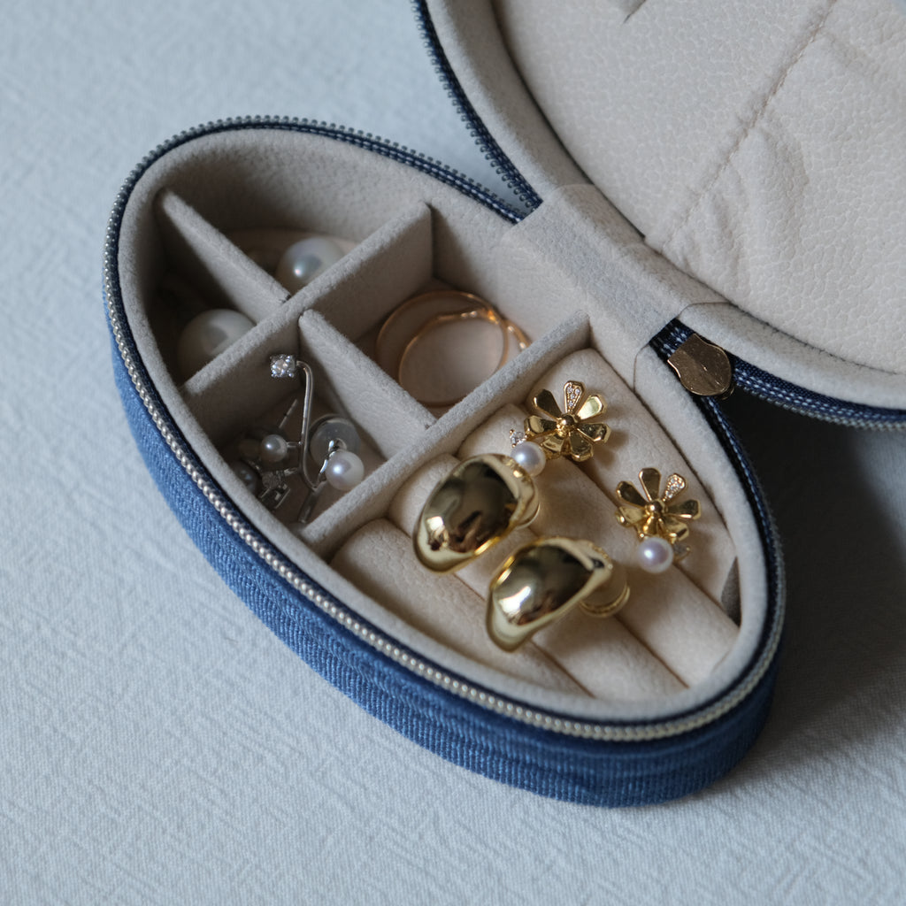 Velvet Oval Jewelry Case