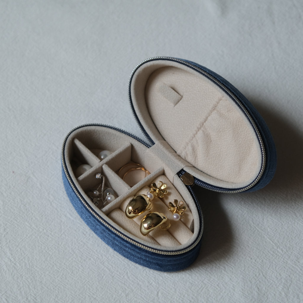 Velvet Oval Jewelry Case
