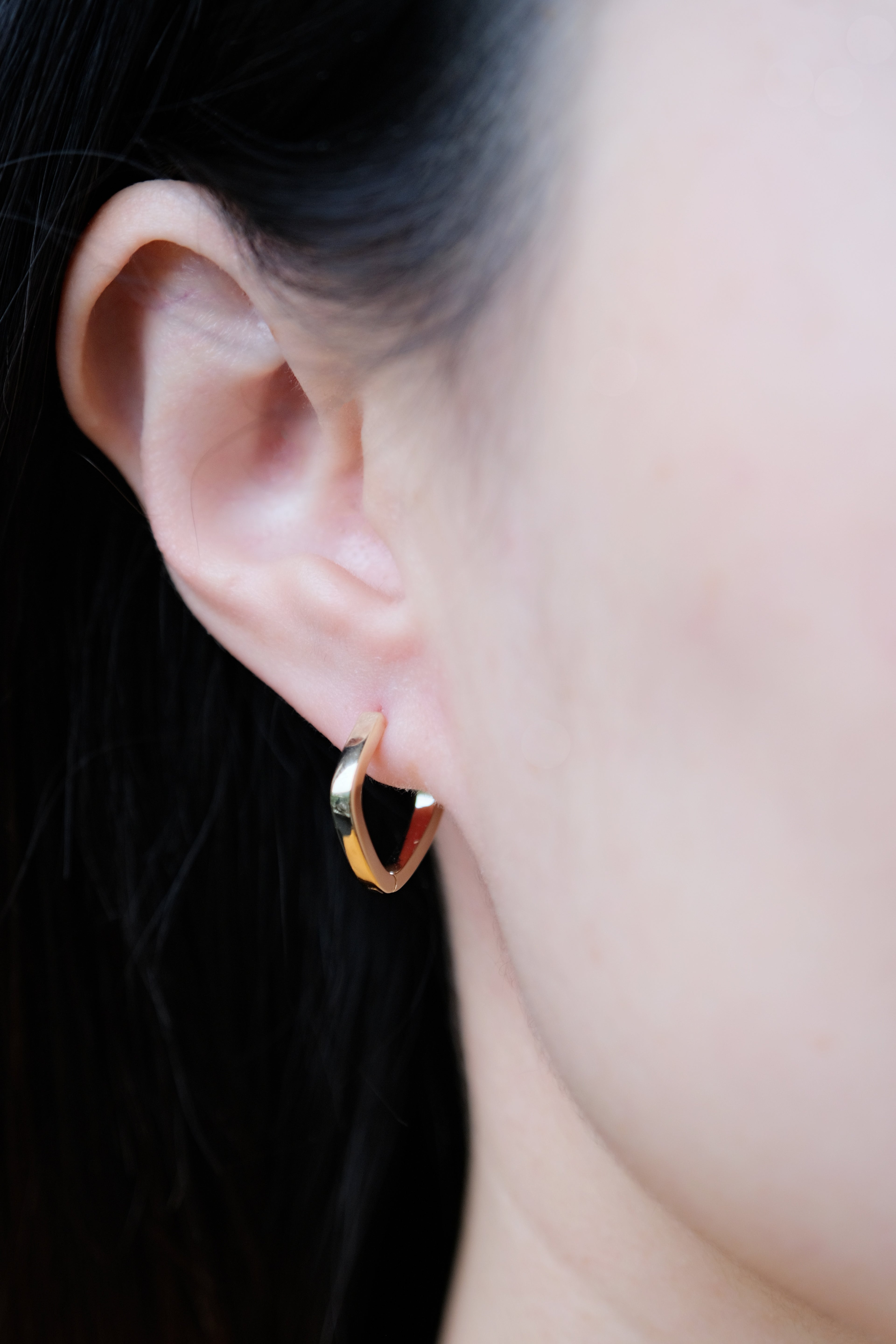 Carré Cushion Hoops