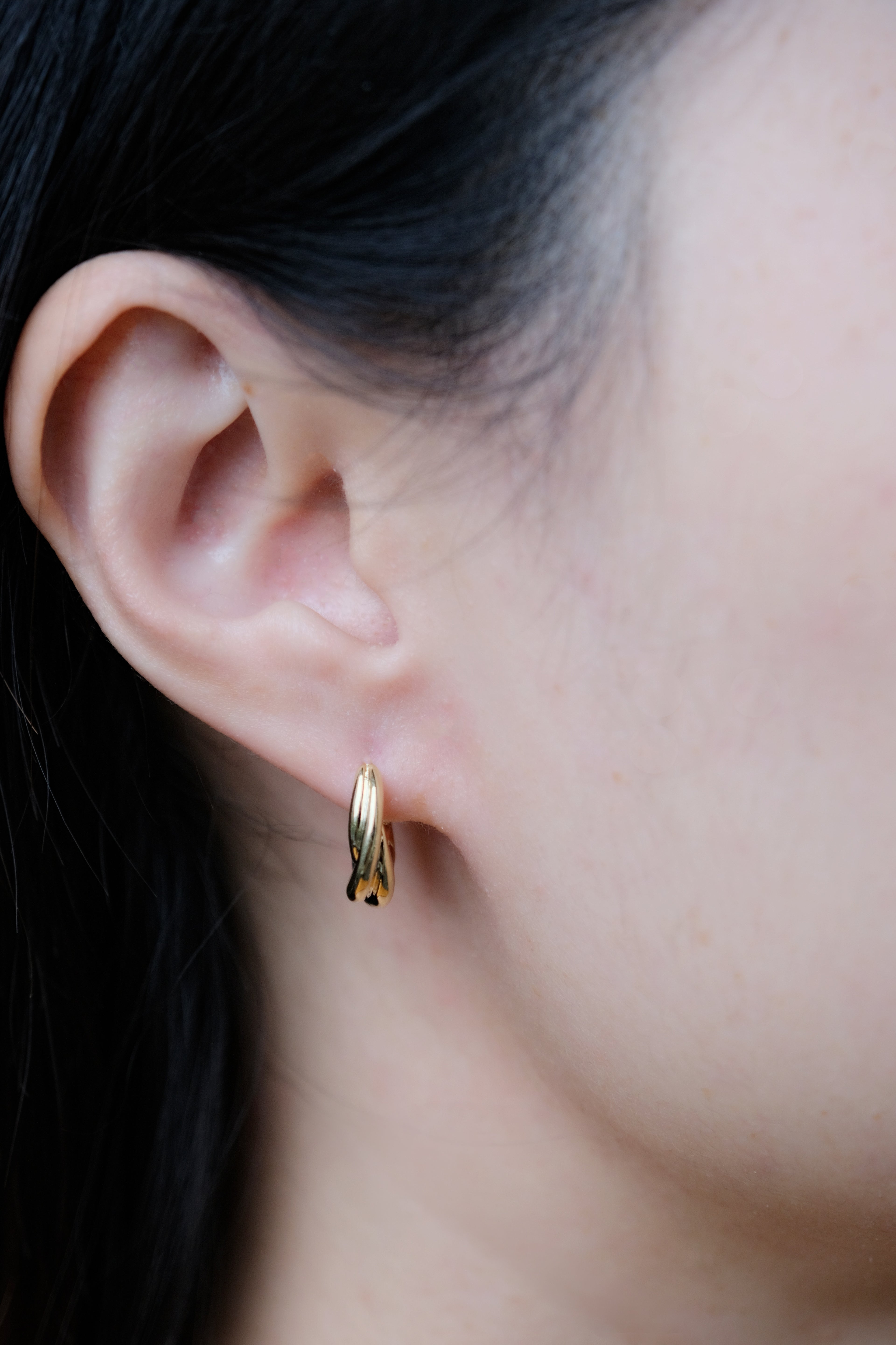 Double Twist Huggies