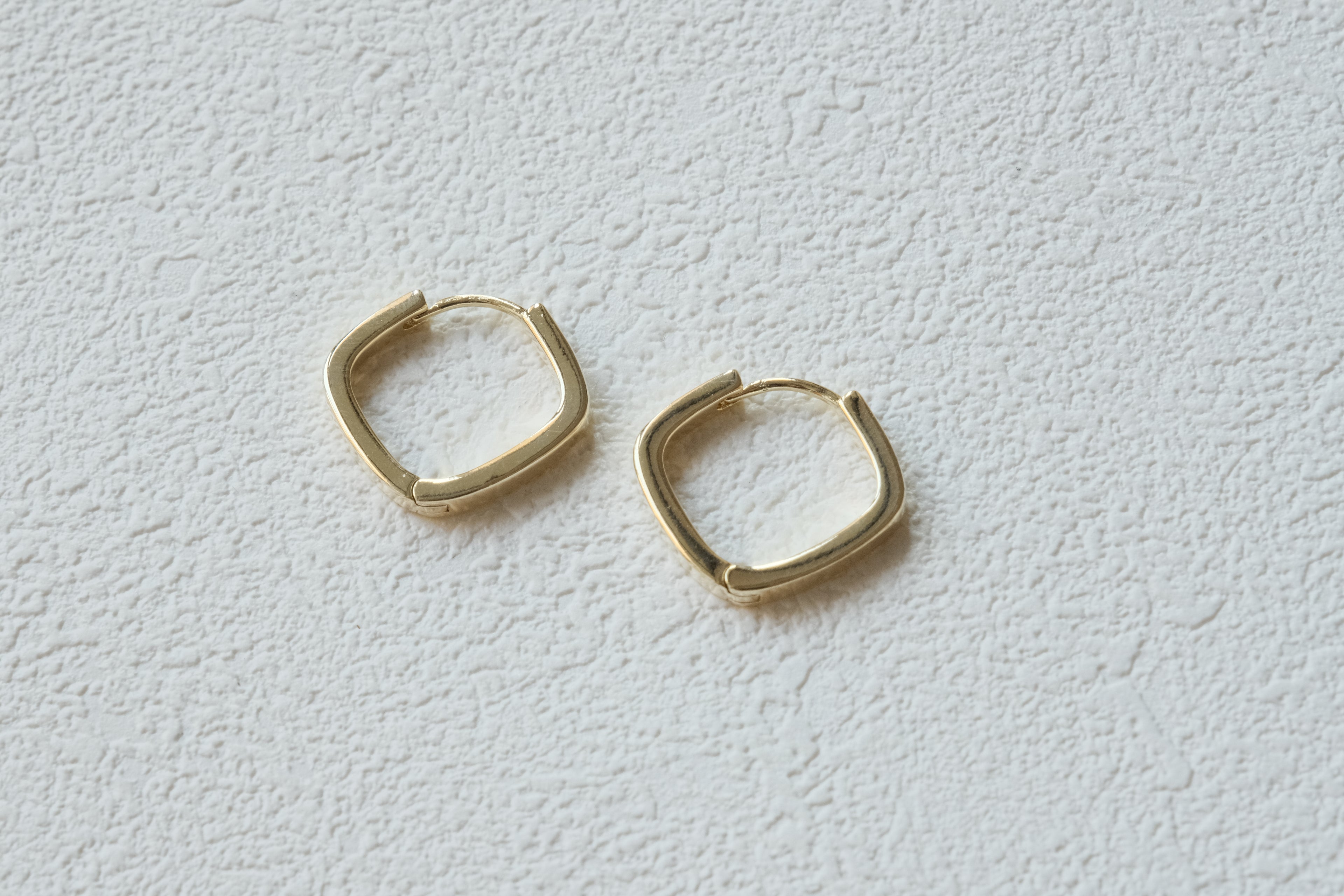 Carré Cushion Hoops