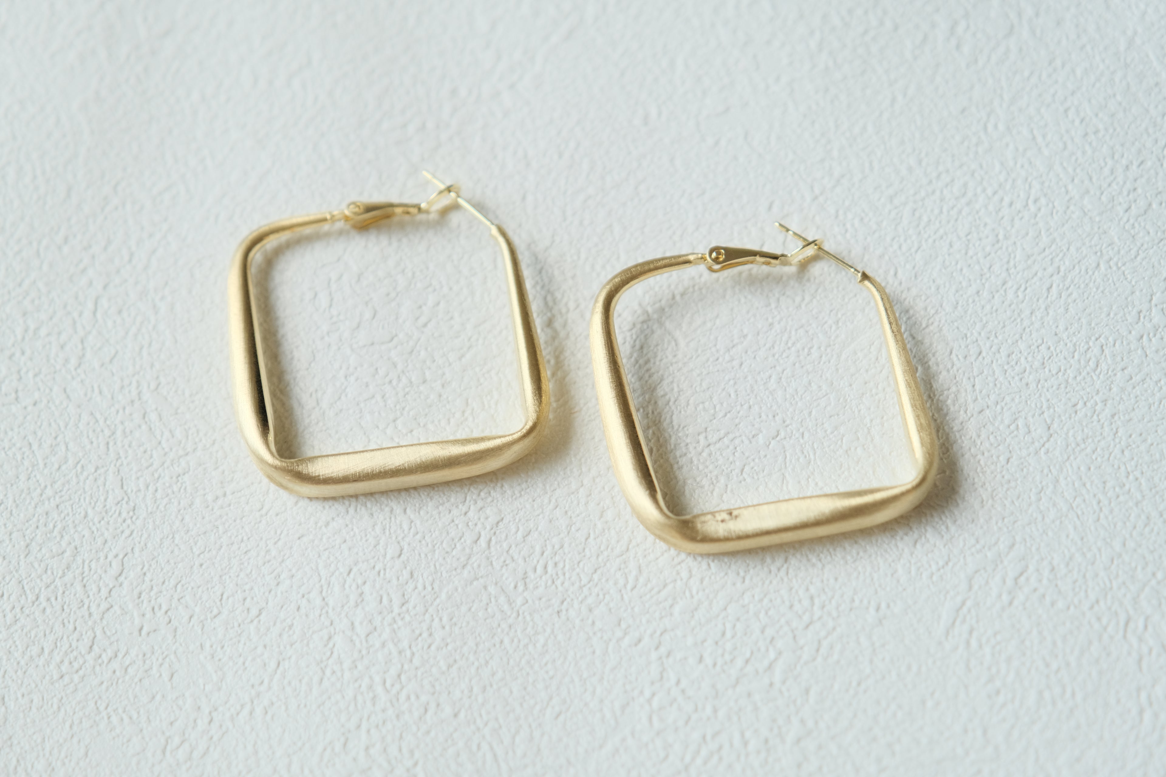 Carré Matte Hoops