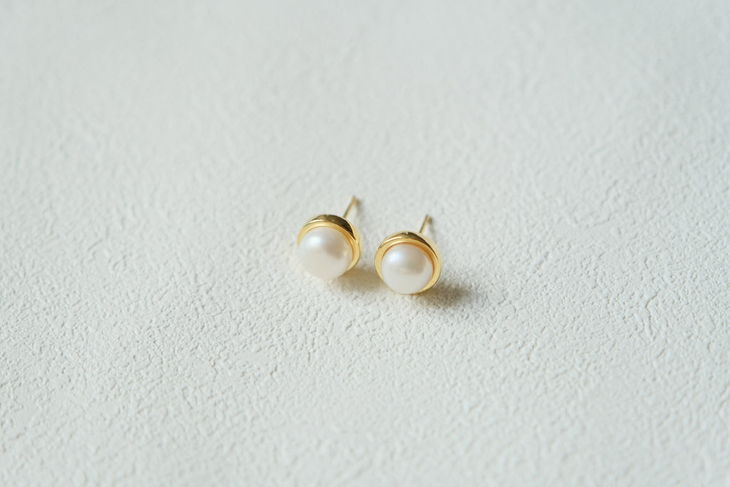 Classique Pearl Studs