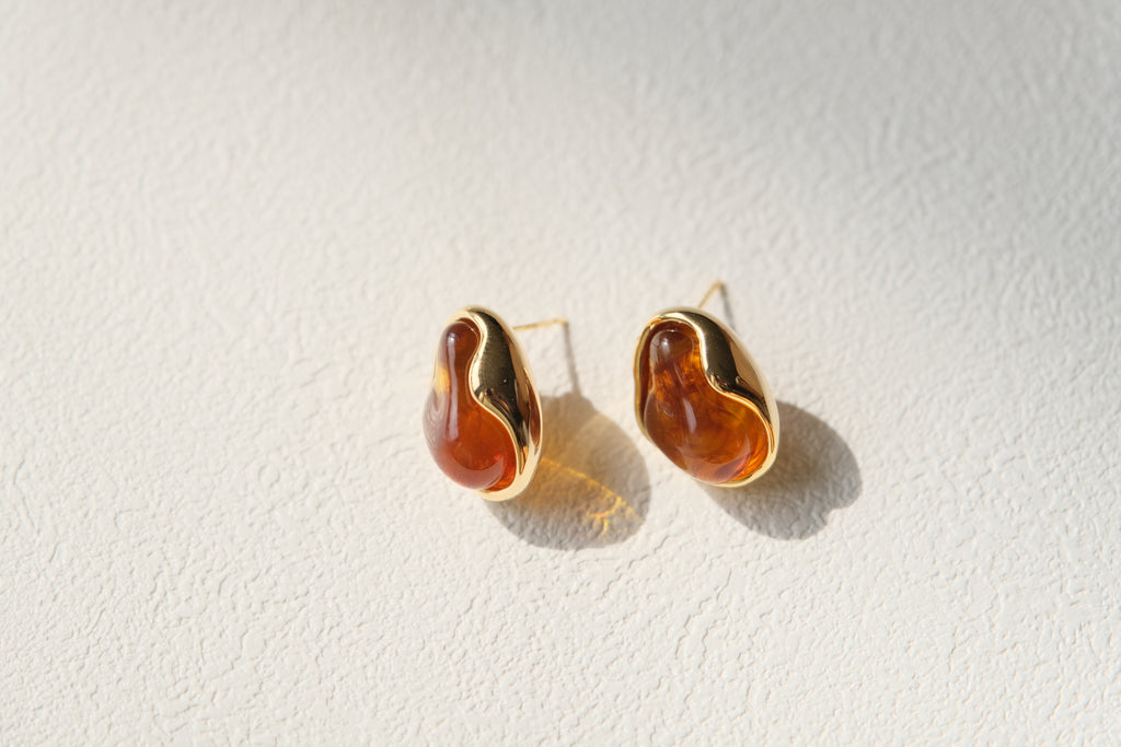 Ambre Teardrop Studs