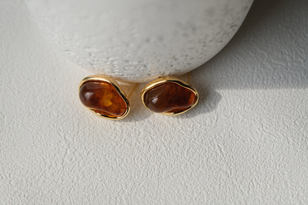 Ambre Teardrop Studs